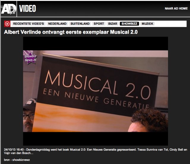 AD - Albert Verlinde ontvangt eerste exemplaar Musical 2.0